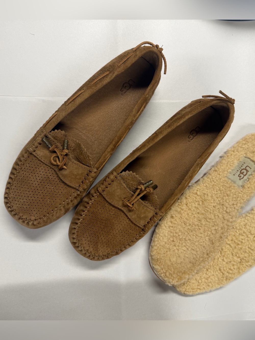 UGG Women’s Roni Perf Chestnut Brown Suede Moccasin Loafers Size 7
